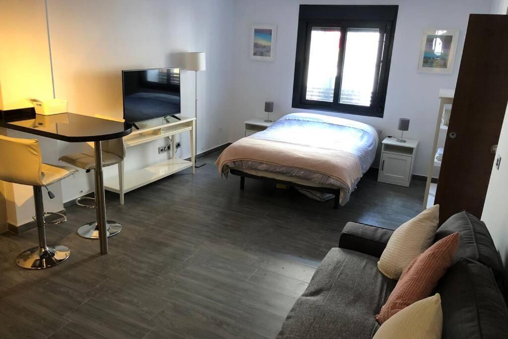 Studio Apartment In Ardales, Cerca El Caminito Del Rey Y Embalses Exterior foto